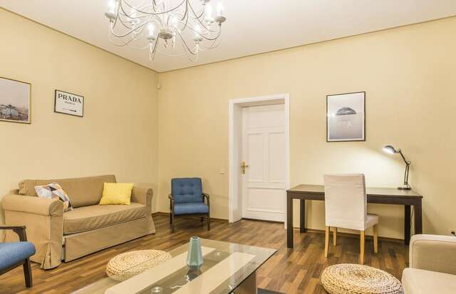 Апартаменты Charming spacious 3 bedroom in Old Town Рига-23