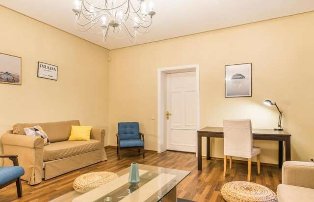 Апартаменты Charming spacious 3 bedroom in Old Town Рига-59